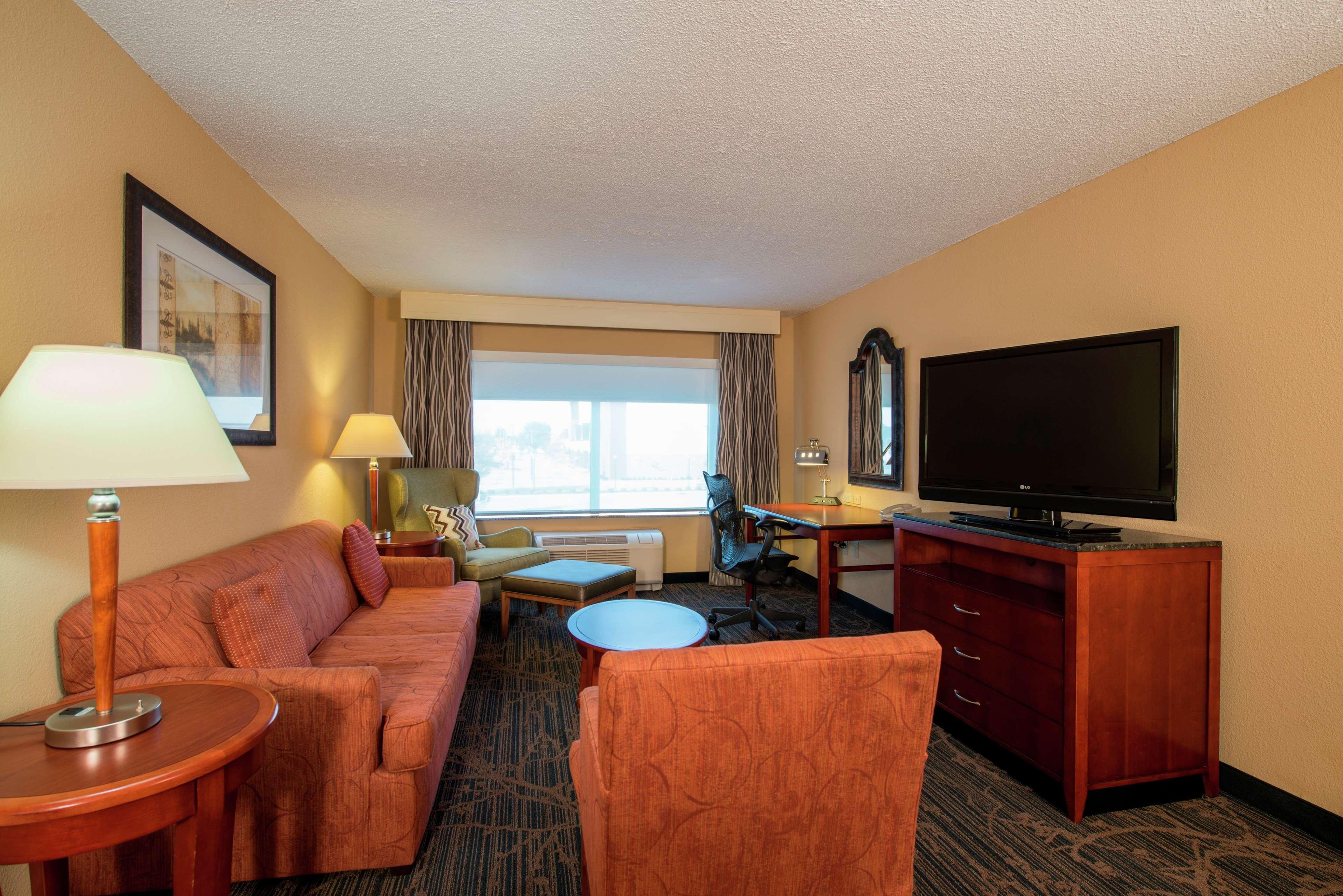 Hilton Garden Inn Tupelo Exterior photo